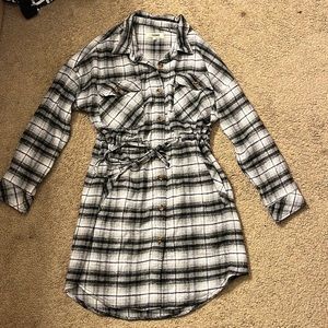 52% cotton 48% polyester